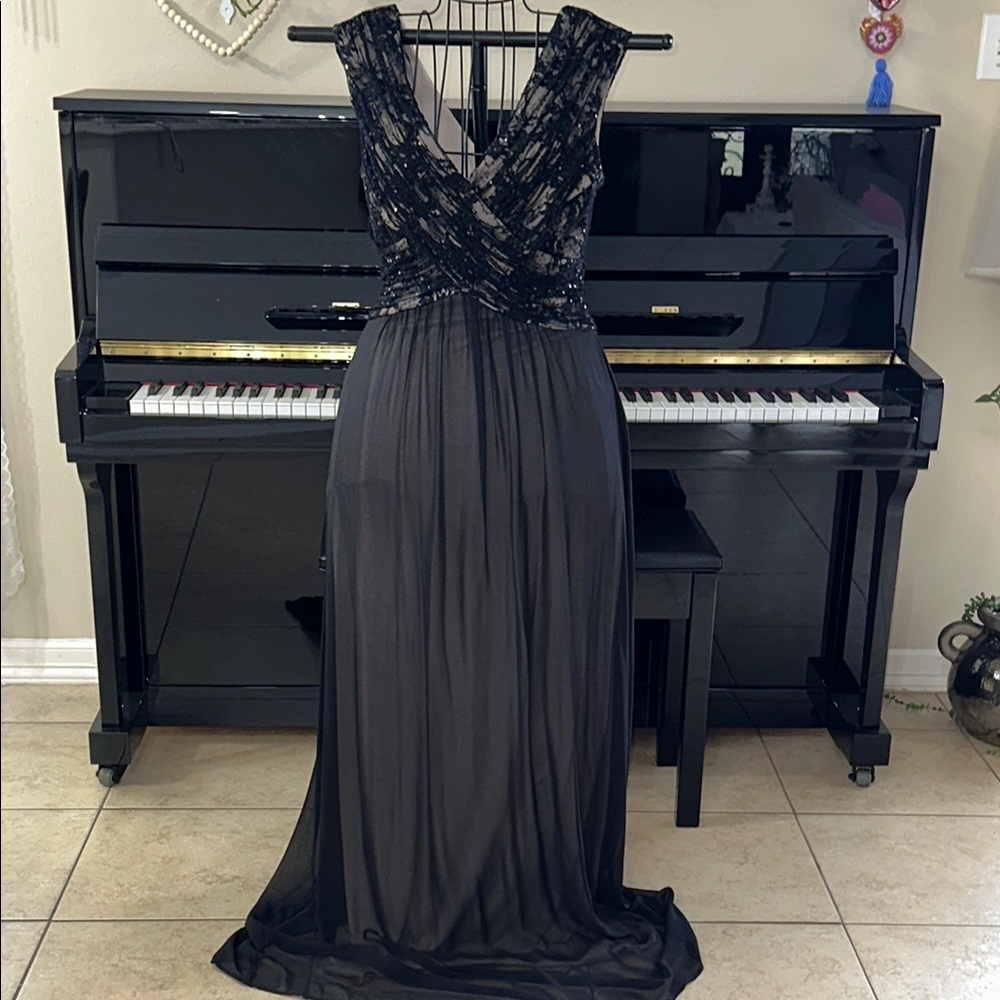 Melrose Chic Black Chiffon Maxi Dress